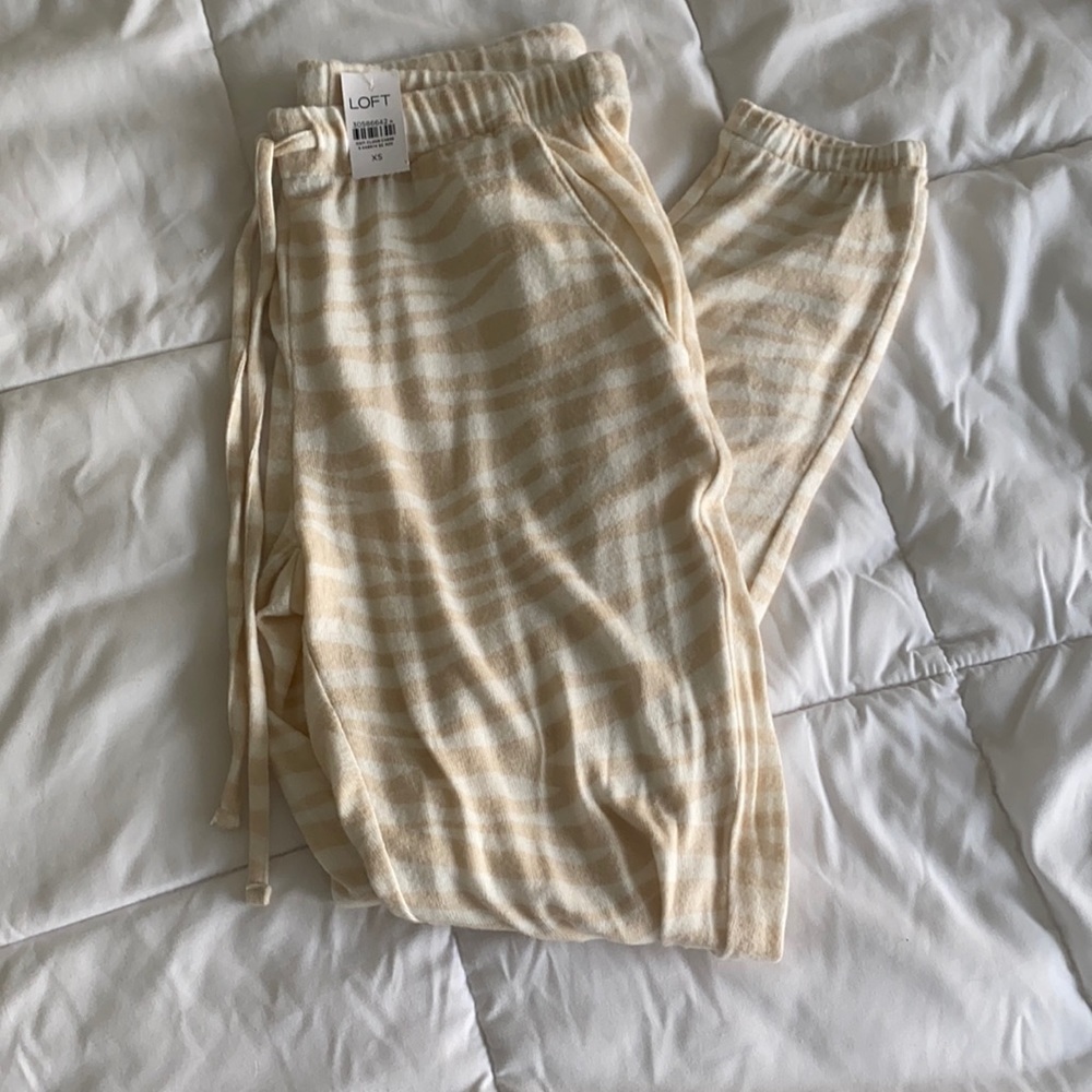 NWT Loft Zebra Light Fleece Joggers
